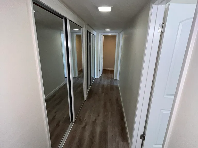 Lee Crest Apartments — Photo 16