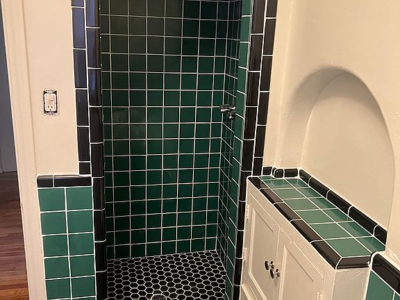 5th image of 345 S Cochran Ave APT 2