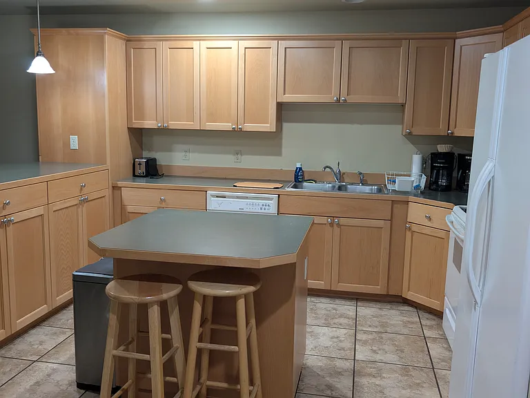 1055 1/2 E Isaacs Ave #A-B — Photo 7