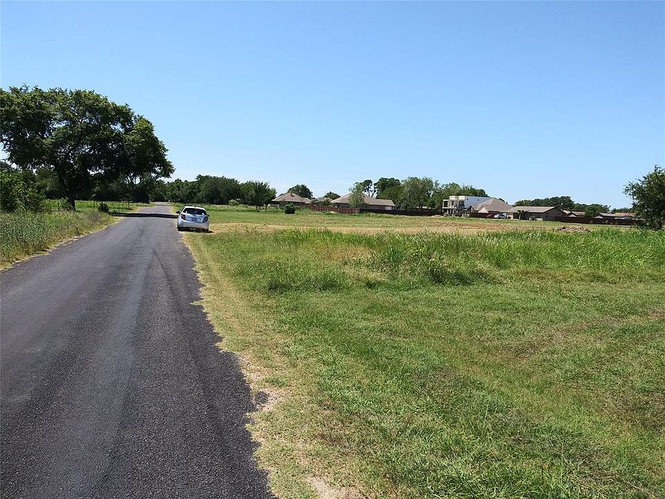 2nd image of 9312 Sunrise Dr Lot 33