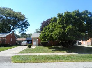 6521 Hubbard St, Garden City, MI 48135