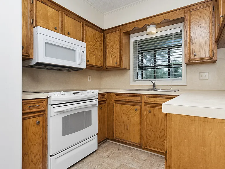5602 Pampus Ln — Photo 15