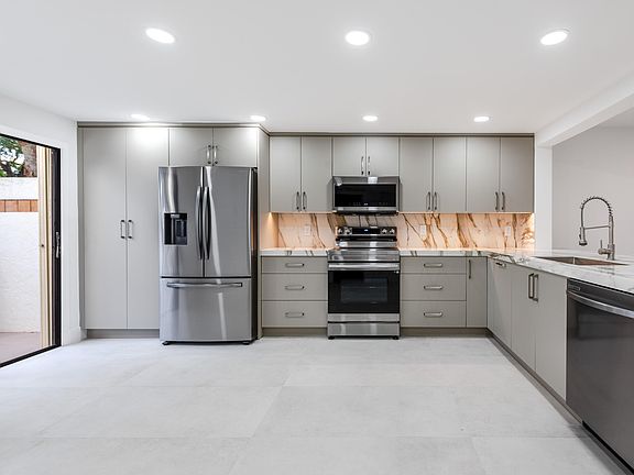 5th image of 15319 Strathearn Drive #11002