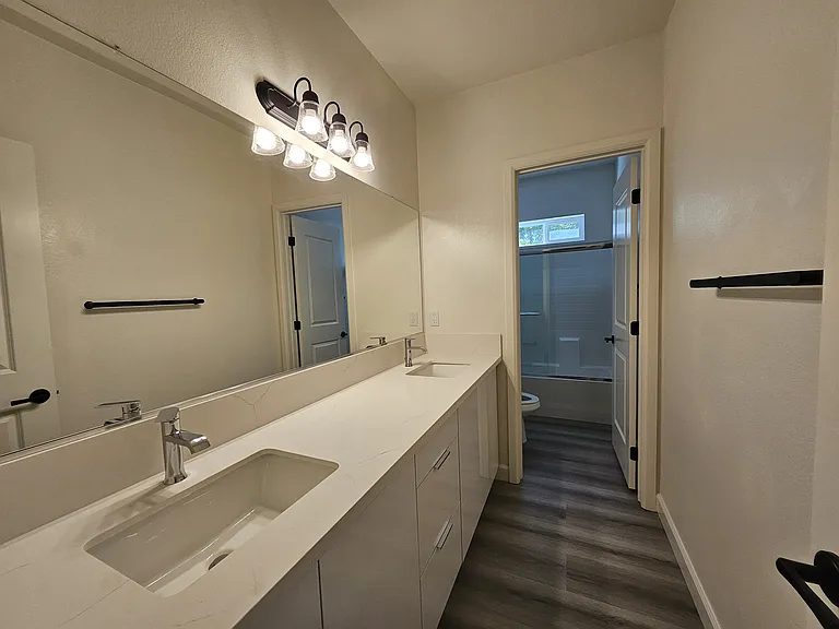 1355 Point Loma Pl — Photo 12