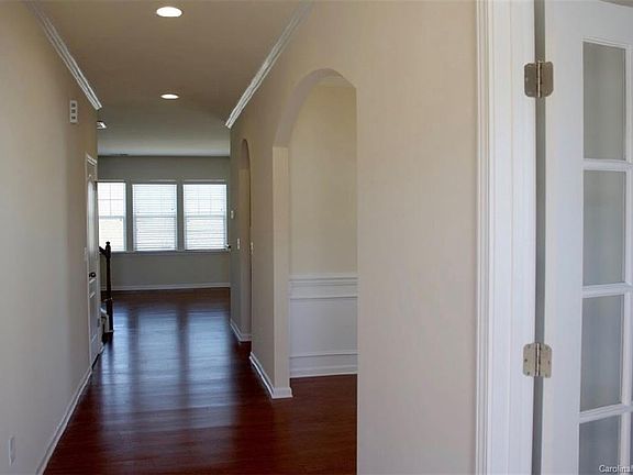 3rd image of 3008 Dundee Ln #19