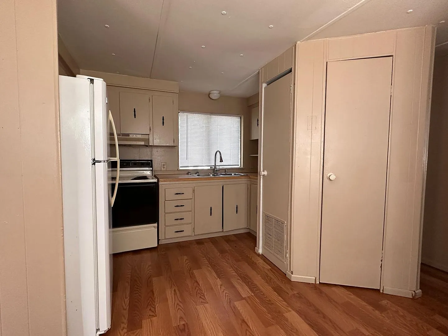 Creekside Mobile Homes — Photo 3