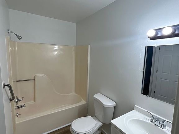 2nd image of 121 Belmont St #6
