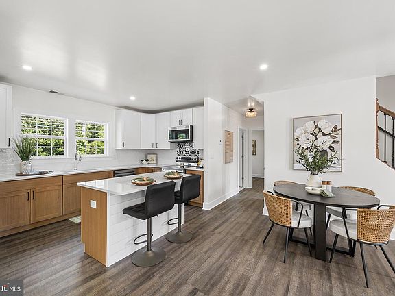 5th image of 218 Plumbridge Dr