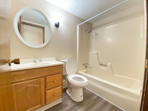 5th image of 3729 W 9th St APT 6
