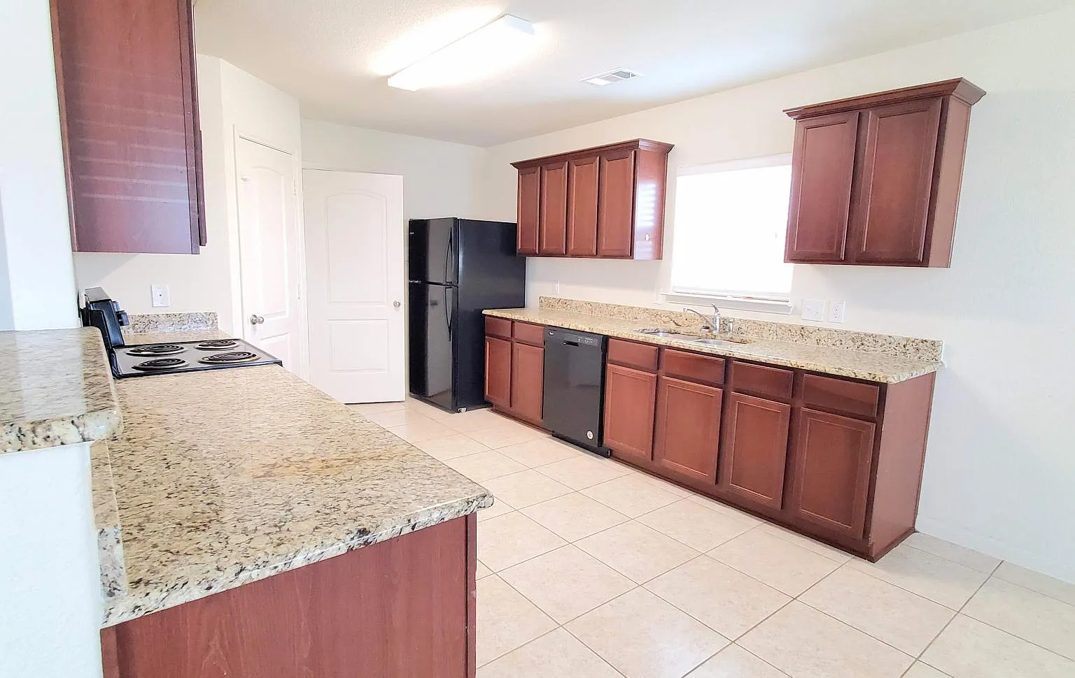 3 bed, 1625 sqft, $1,850 — Photo 3