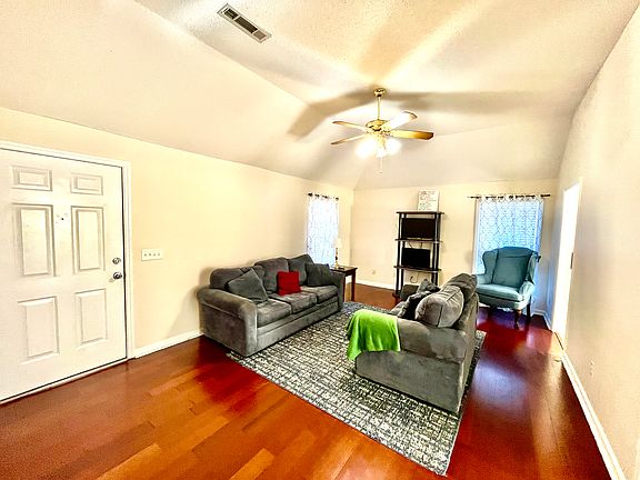 4th image of 540 Azalea Dr #A