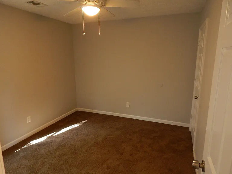 610 Waynes Ct SE — Photo 19