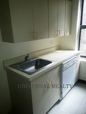 Rented by Universal Realty Group | media 21