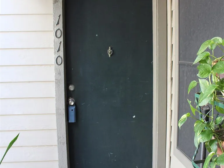 16111 Aspenglen Dr #1010 — Photo 2