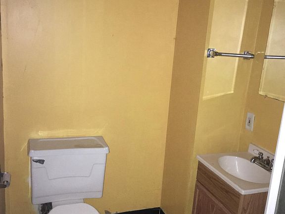 Lower full bathroom 