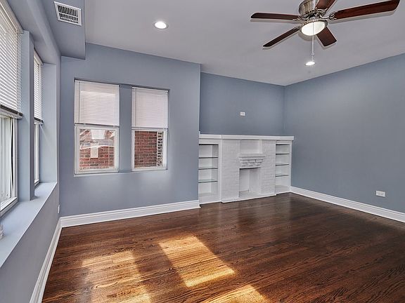 3rd image of 8021 S Ingleside Ave