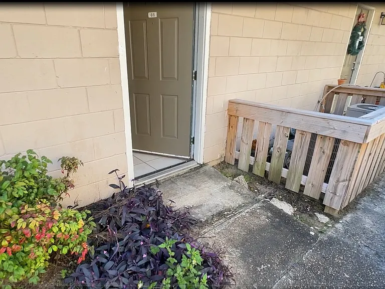 2241 W Pensacola St #44 — Photo 7