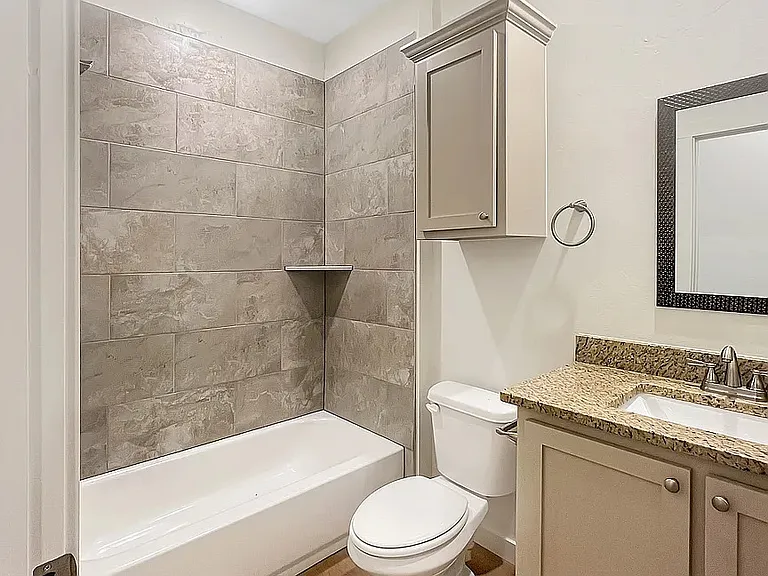 2106 Charles Whitlow Ave — Photo 7