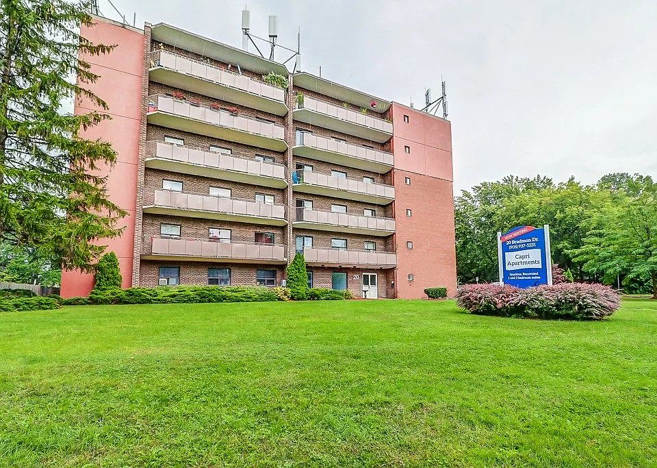 1st image of 20 Bradmon Dr #103