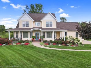 8201 Tewksberry Pl, Grand Blanc, MI 48439