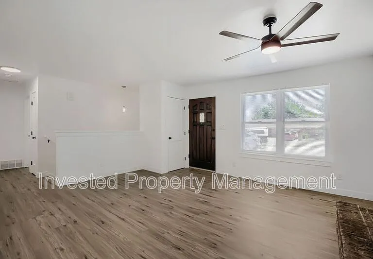 6473 Newcombe Ct — Photo 6