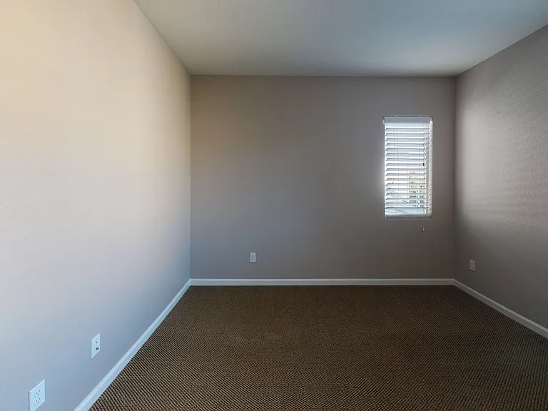 175 Sunshine St — Photo 10