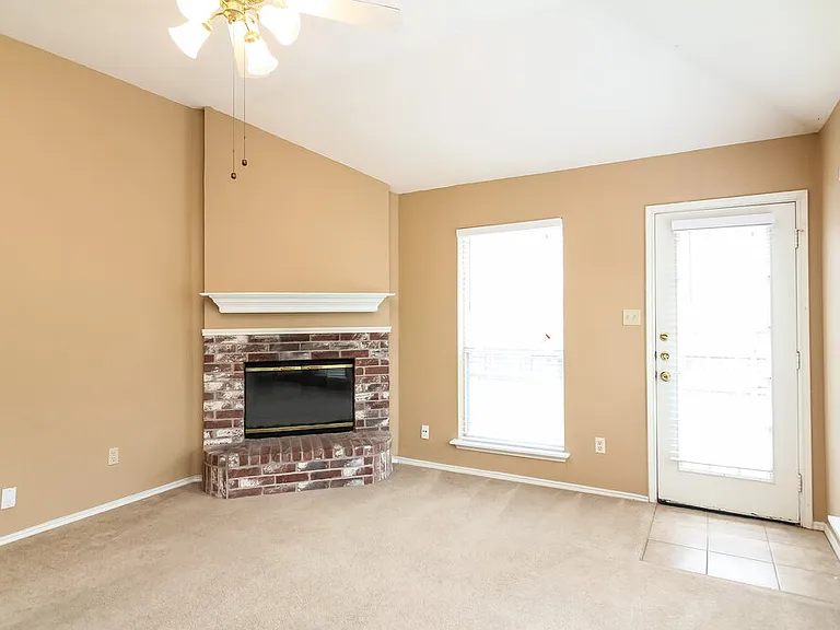 3612 Garden Springs Dr — Photo 3
