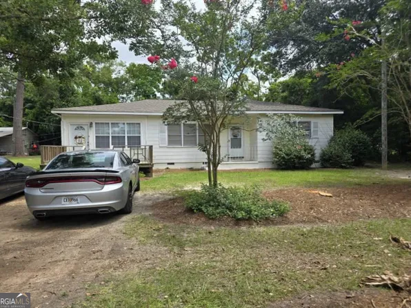 304 Fortson St NE, Pelham, GA 31779