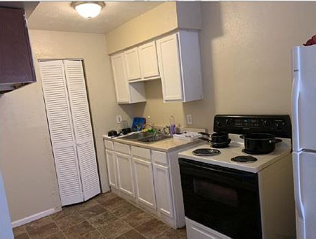 2nd image of 1824 W Riverview Ave APT A