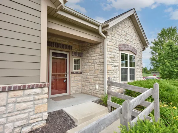 W250N4951 William DRIVE #3, Pewaukee, WI 53072