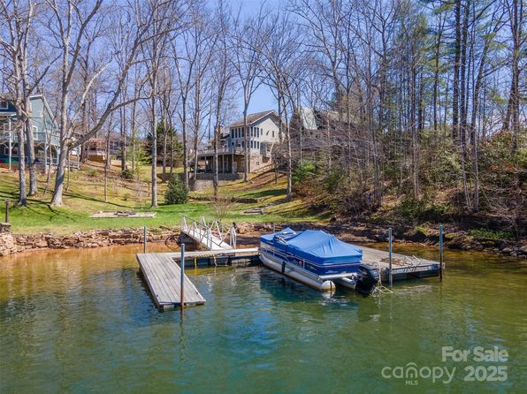 82 Avisco Rd, Robbinsville, NC 28771