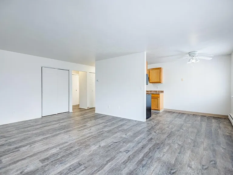 Lake Vista Apartment Homes — Photo 11