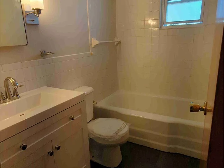 105 Fernald Ave — Photo 5
