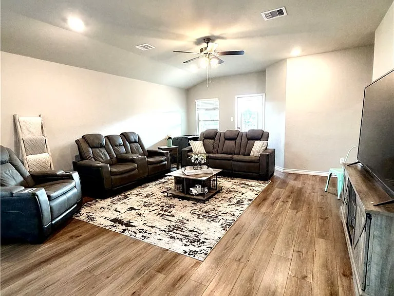 6218 Raleigh Dr — Photo 6