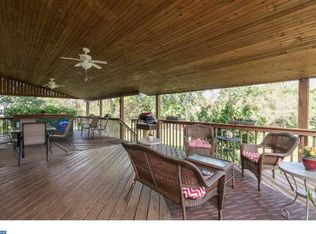 489 Mockingbird Ln, Collegeville, PA 19426