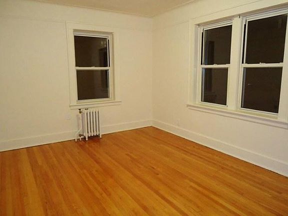 3rd image of 110 E Columbia Ave APT 34