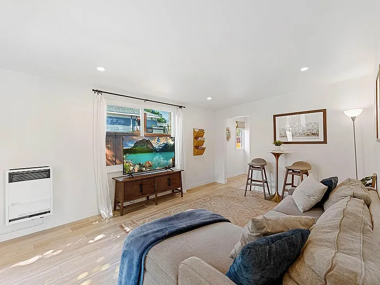813 Castillo St — Photo 13