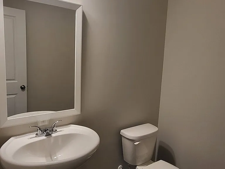 54 Laurel Dr E — Photo 10
