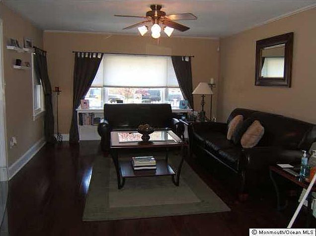 2nd image of 20 Drummond Pl
