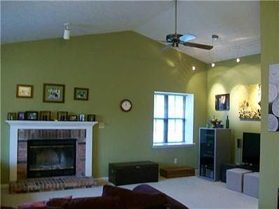 3rd image of 7911 Stonebranch South Dr
