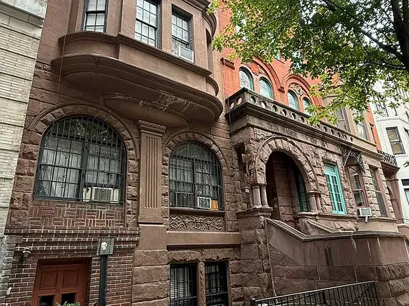 33 W 82nd St, New York, NY