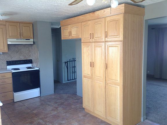 KitchenStoveAndFridgeArea