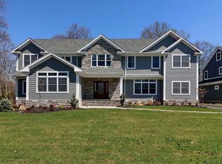 90 N Martine Ave, Fanwood, NJ 07023