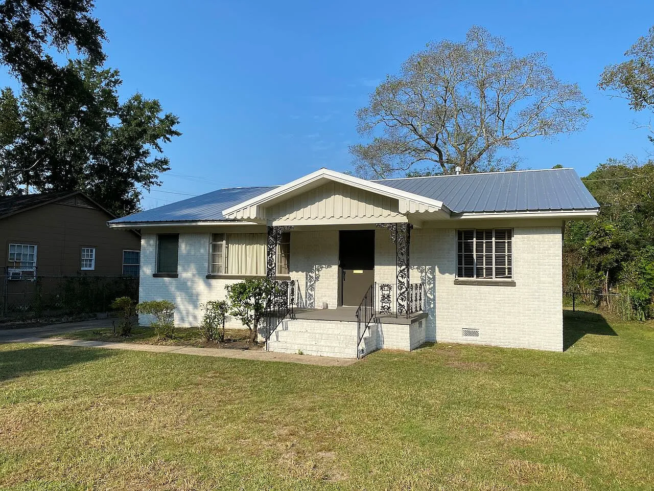 3 bed, 1500 sqft, $1,500 — Photo 2
