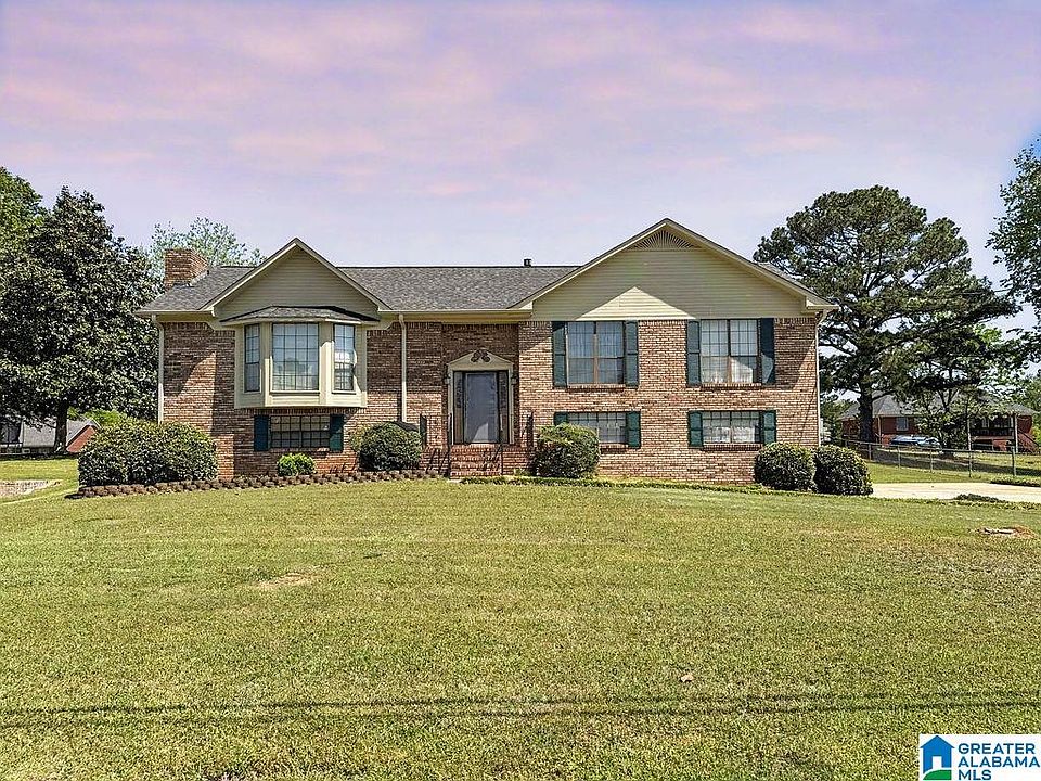 1st image of 346 Lynn Dr
