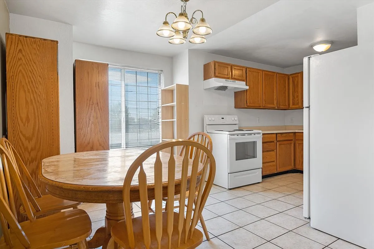 4 bed, $465 — Photo 3