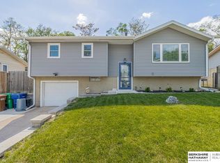 7310 Chandler Acres Dr, Bellevue, NE 68147