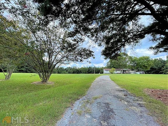 4th image of 597 Moore Rd