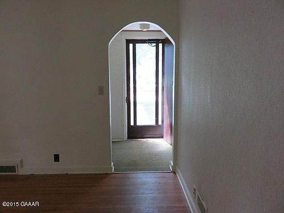3rd image of 509 2nd St SE