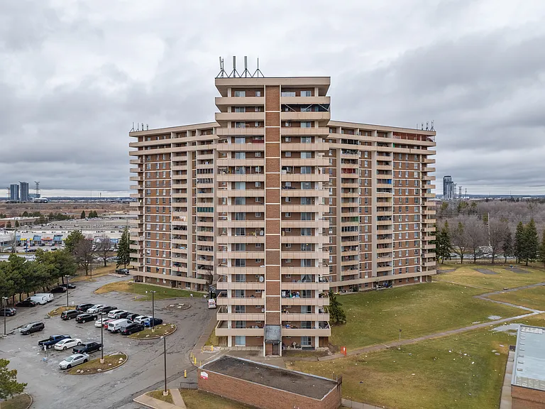 4001 Steeles Ave W — Photo 19
